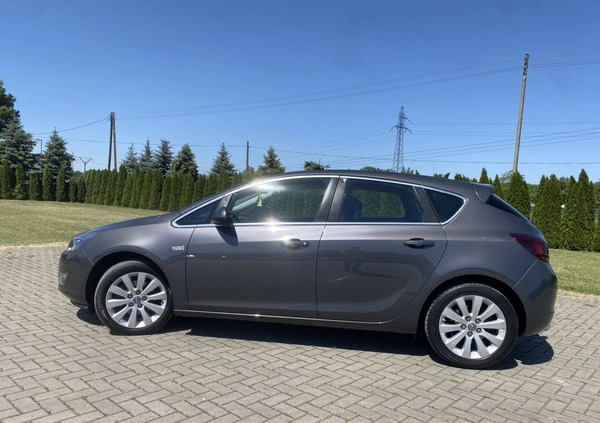 Opel Astra cena 26900 przebieg: 200000, rok produkcji 2011 z Kutno małe 781